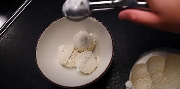 MAKE Scoops in a bowl
